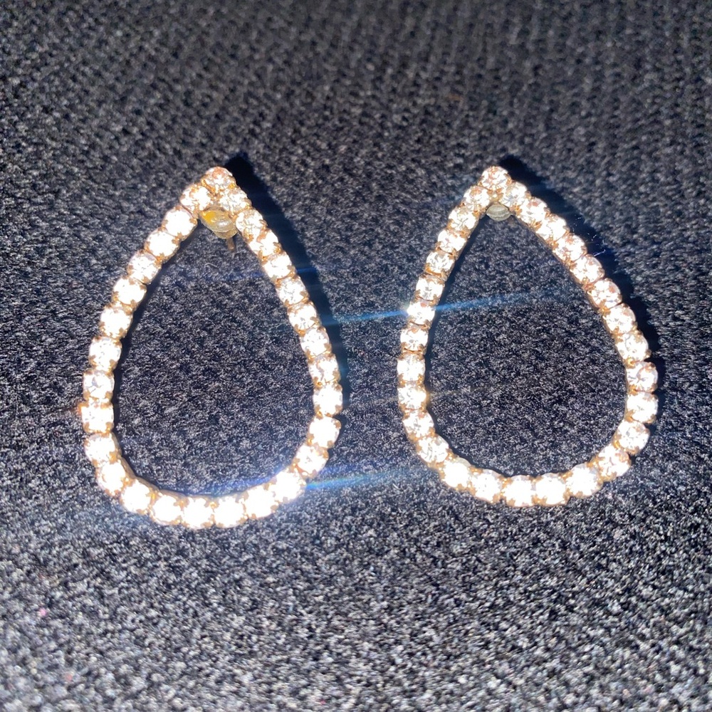 Elegant Gold Teardrop Earrings